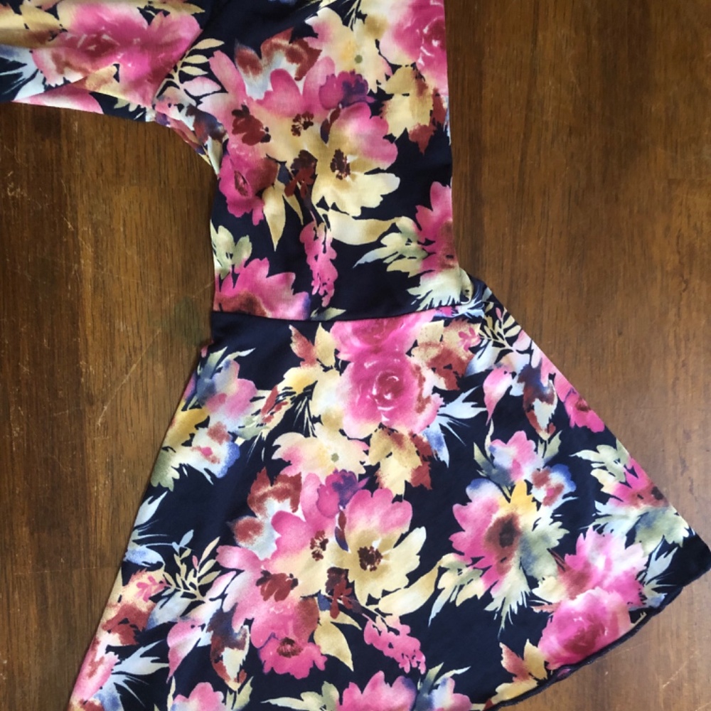 Tunic - Picture 2 of 5